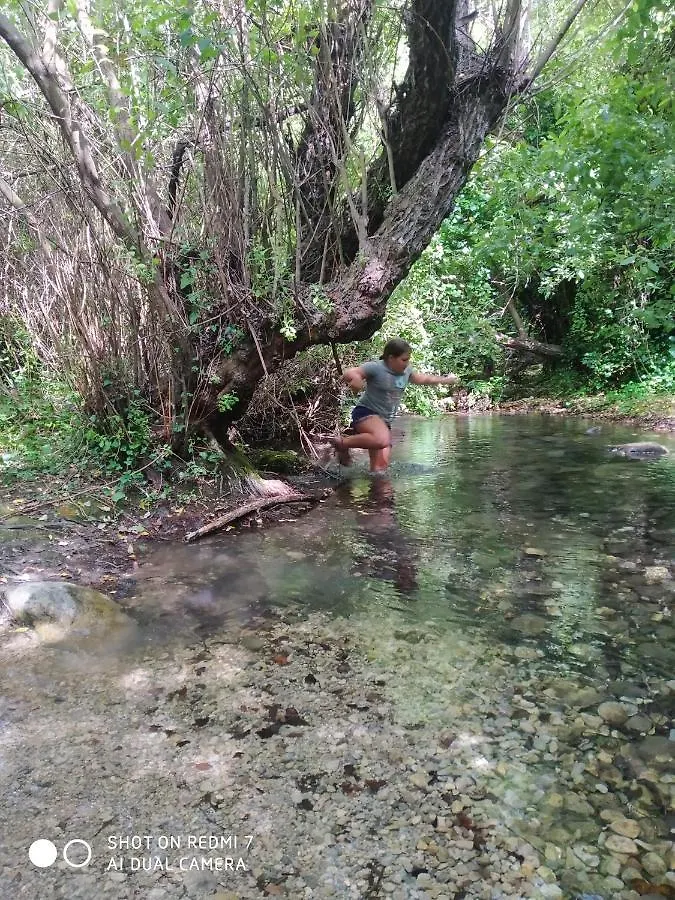 Aptm Dayma Sierra junto al río Majaceite. Benamahoma Espanha