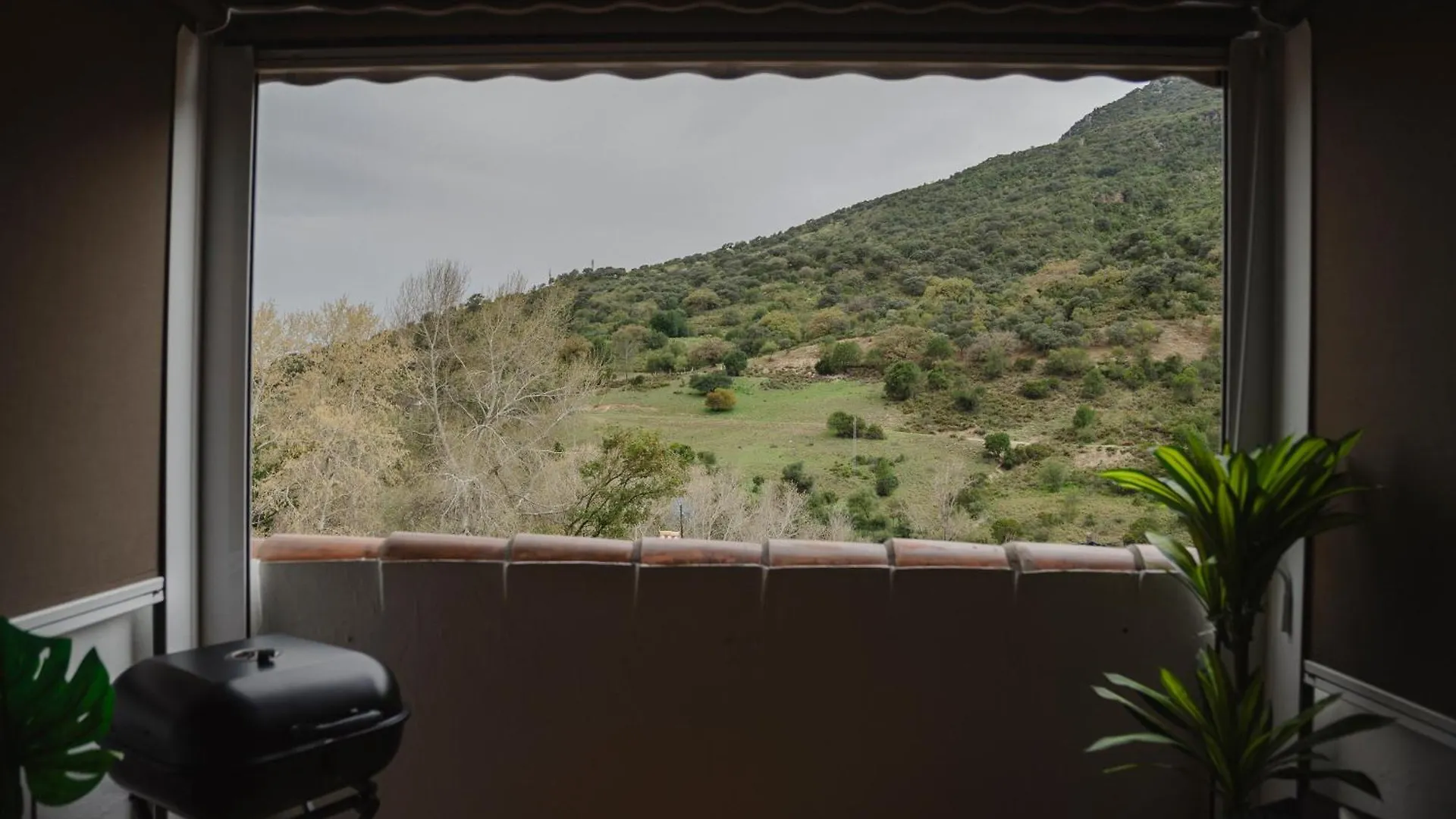 Aptm Dayma Sierra junto al río Majaceite. Benamahoma Apartamento